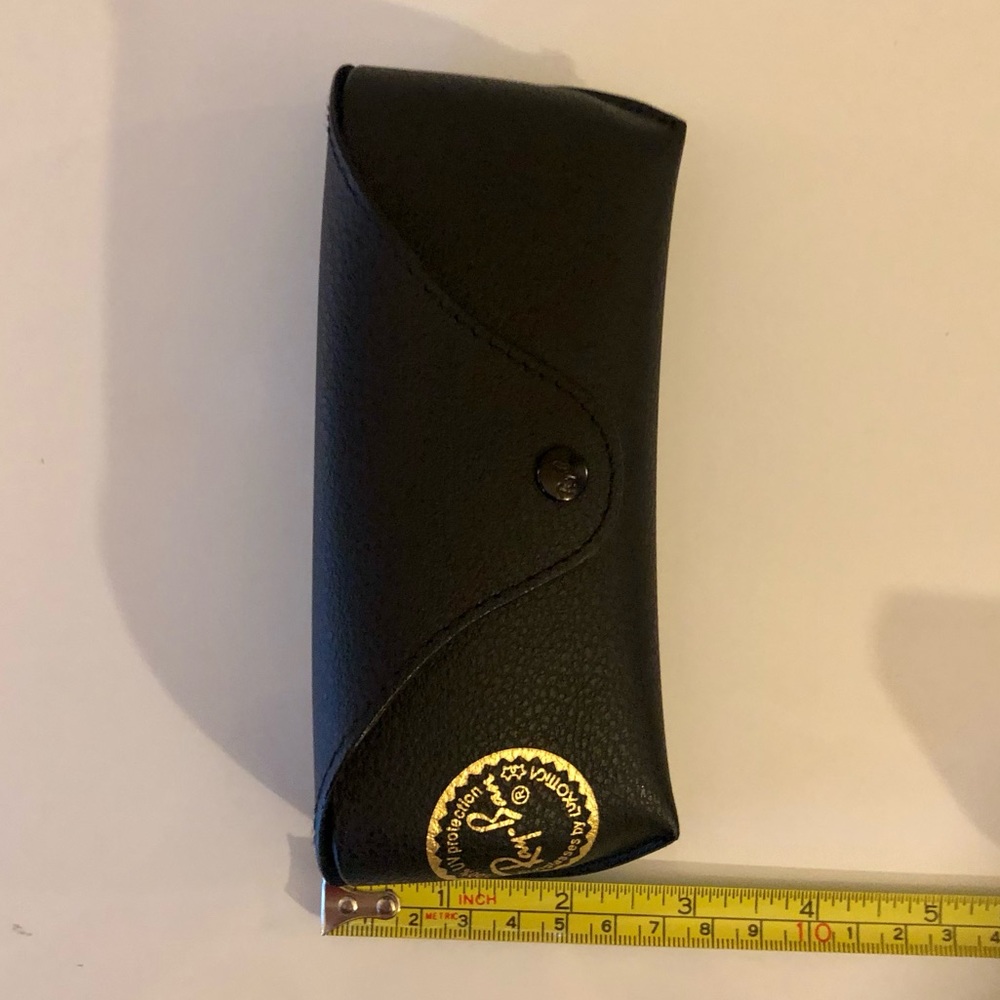 NWOT โญ๏ธ Ray-Ban Black Replacement Case with Gold Stamp Logo & Snap Close - Picture 10 of 13